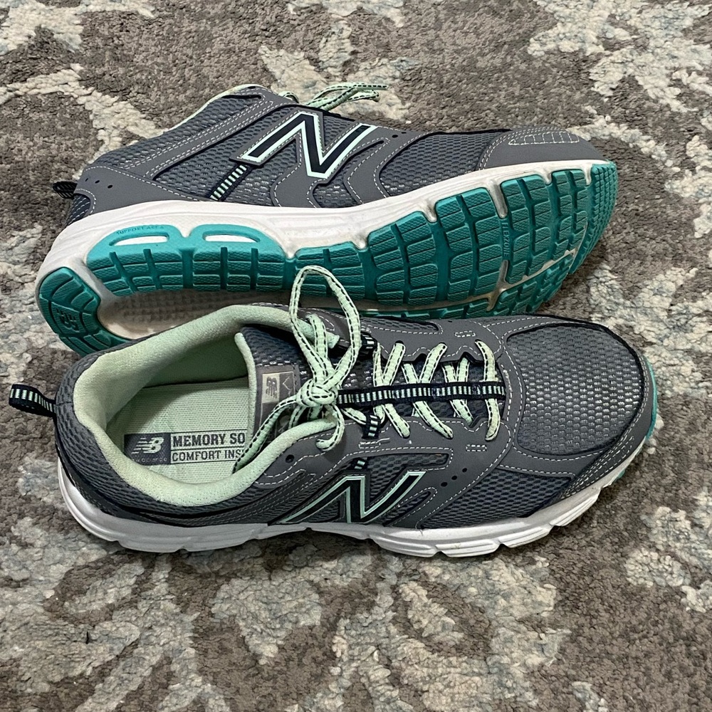 Women’s New Balance 430 Size 11 D